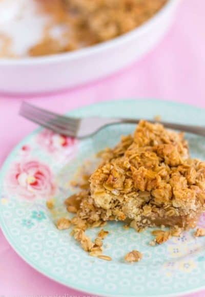 Apple Crumble with Oats and Almonds