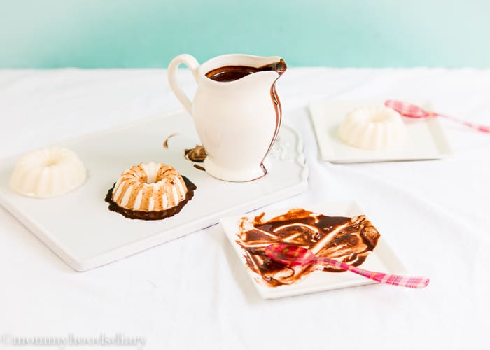 Coconut Panna Cotta with Chocolate Sauce | mommyshomecooking.com