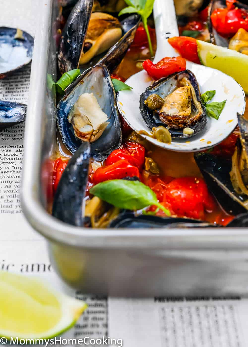 Easy Baked Spicy Mussels close-up