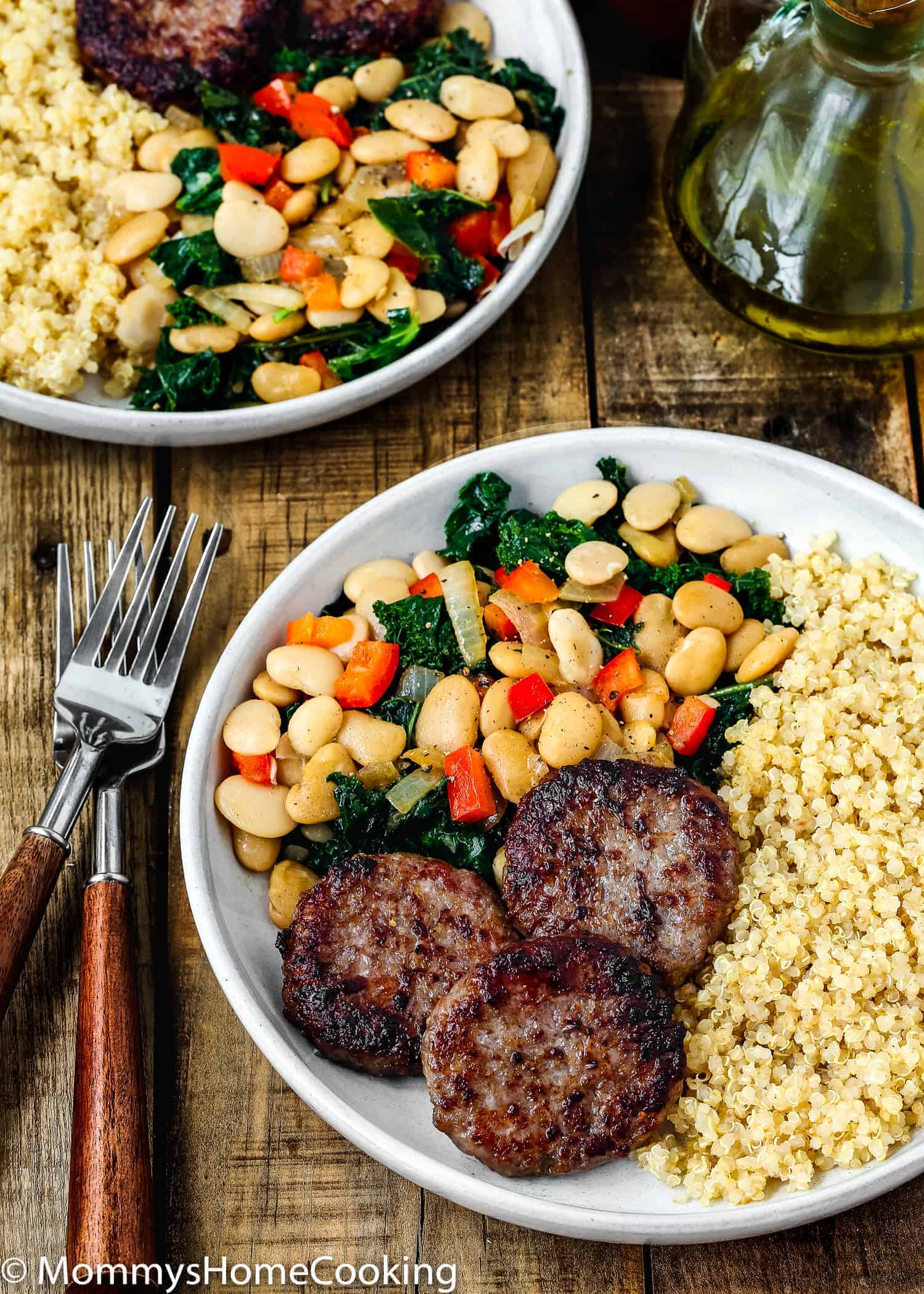 This Easy Sausage and Bean Quinoa Bowl is a delicious way to bring breakfast to the dinner table! Made with breakfast sausage, quinoa, beans, kale and veggies, this satisfying meal comes together in no time! https://mommyshomecooking.com