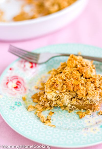 Eggless Apple Crumble with Oats in a blue plate