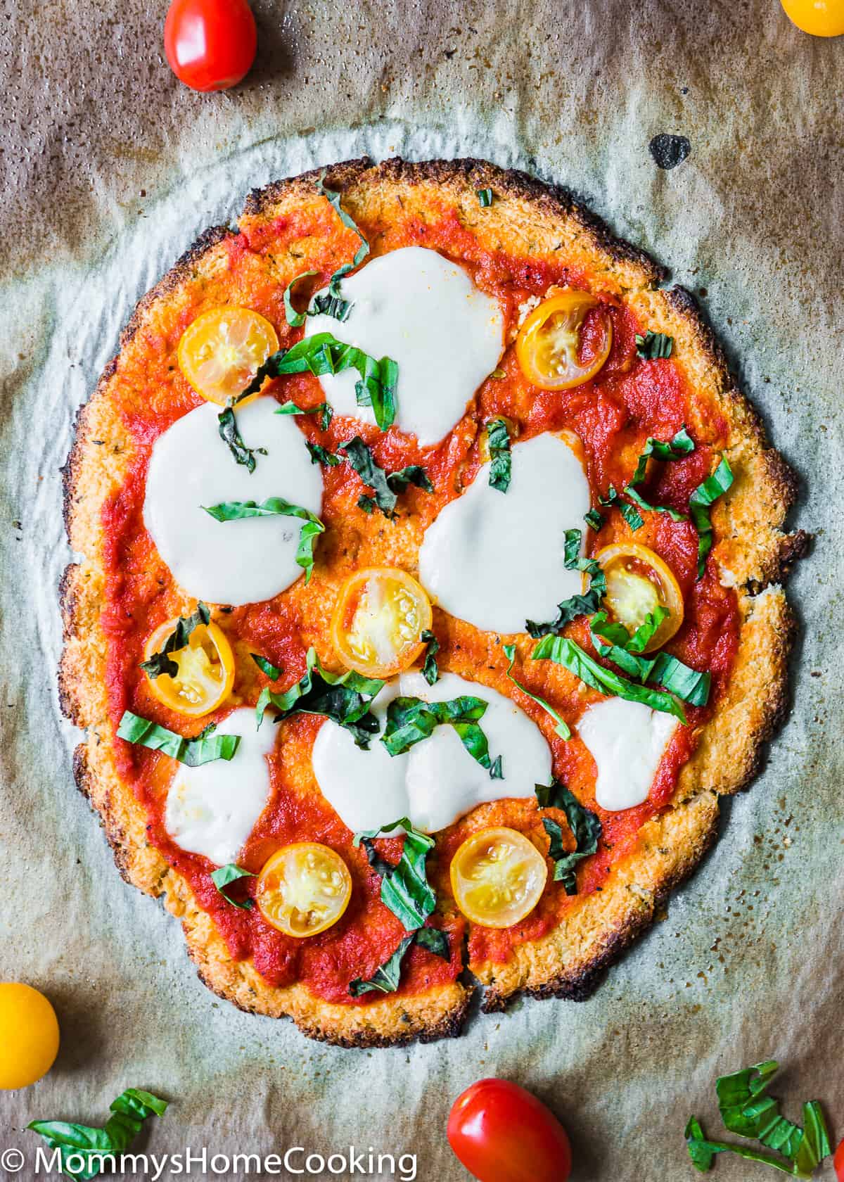 overhead view of Eggless Cauliflower Pizza