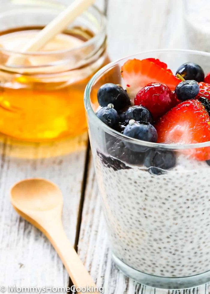 This Honey Coconut Chia Pudding is a truly cupful of sunshine! Perfect as quick and nutritious breakfast, afternoon snack, or healthy dessert. https://mommyshomecooking.com