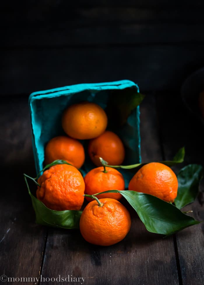 Honey Mandarin Roasted Chicken - An unbelievable juicy, tender and delicious chicken perfect for a weeknight dinner, ready in less than 40 minutes! https://mommyshomecooking.com