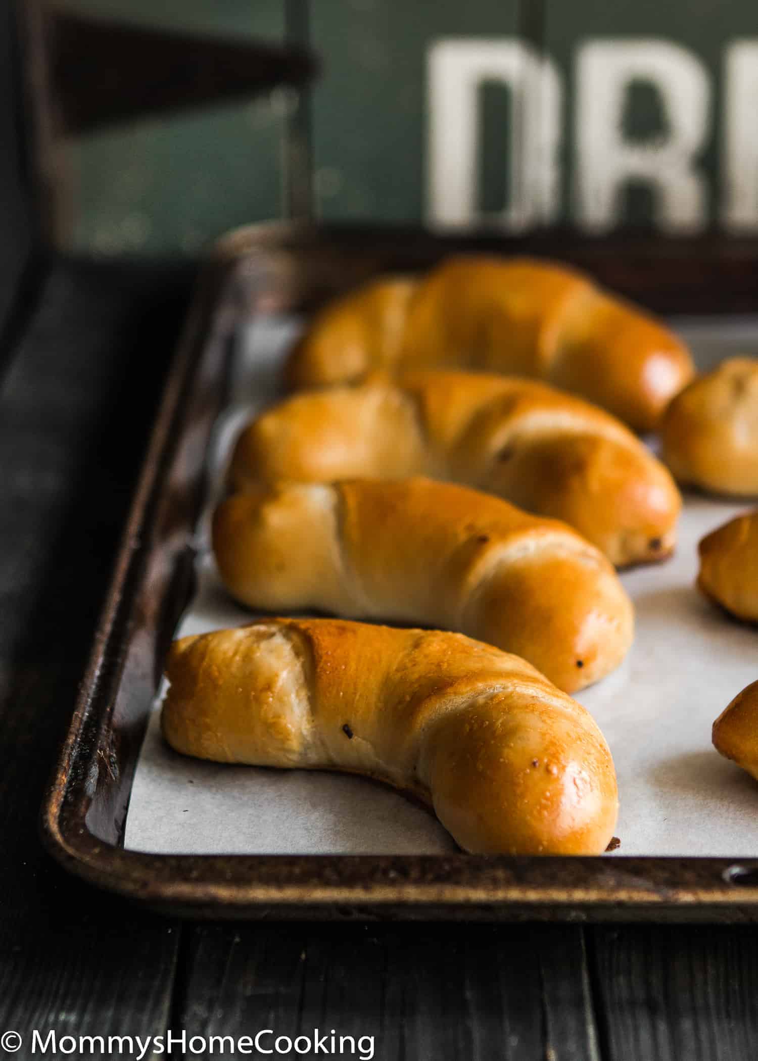 These Venezuelan Cachitos de Jamon are super delicious and easy to make.  Serve them for breakfast or snack. Either way, they are AMAZING! https://mommyshomecooking.com